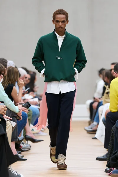 Look 49